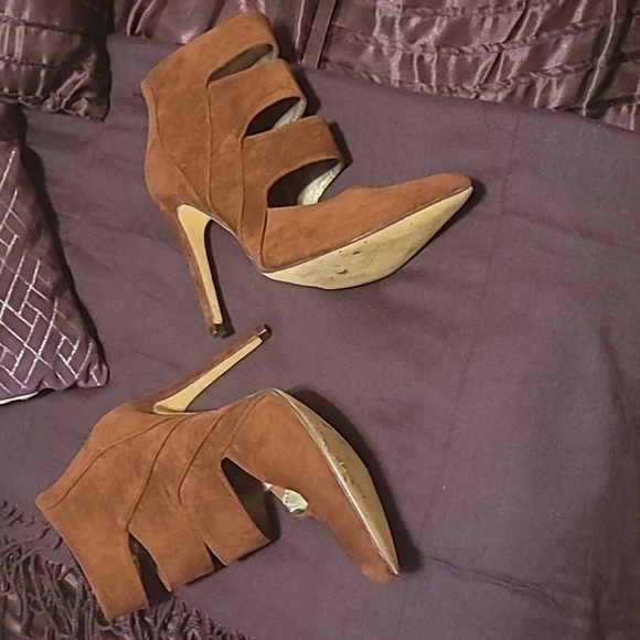 ♦️♦️MICHAEL ANTONIO POINTY TOE CAGED BOOTS♦️♦️ - Picture 2 of 8